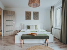 Napajedla, hotel a Znojmo