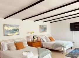 Escazú Modern Apt with AC & Great Location