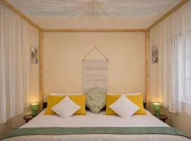 Maya's Abode By Amulya - An Apartment with Sun Facing & Mountain View