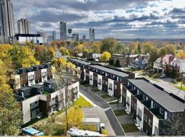 나이아가라 폭포에 위치한 호텔 Two Adjacent 4 Bedroom Townhouse Units in the Fallsview District Walk to the Falls
