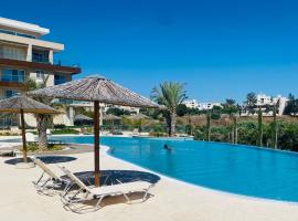 Casa Nola Elegant Modern Bungalow, Pool & Sea Location, Paphos, hotel v destinaci Klorakas