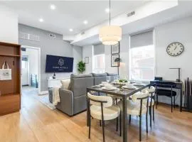 The McCaul by Casa Hotels - Spacious Group Suite