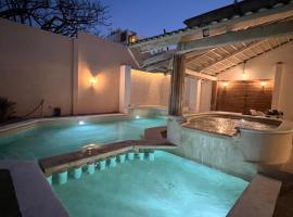 CASA con alberca, súper ubicación. Puerto de Veracruz, hotel di Veracruz