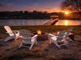 Blue Haven Lake Buchanan Waterfront Retreat with Private Dock