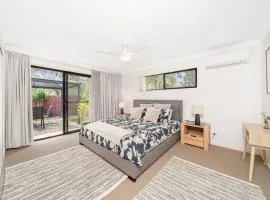 Sandstone Pt Pet friendly 4-bedroom home