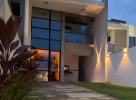 Casa Completa 3Q Climatizada Próx Shopping, hotel sa Eusébio