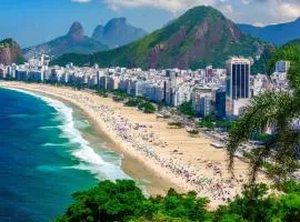 Studio Copacabana Exclusivo, Na Rua Silva Castro, 4 min da Praia e Metrô, Ganhe 1 ESPUMANTE de boas vindas nas reservas acima de 3 dias, para brindar essa experiência icônica, com Ar e Wi-Fi