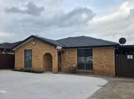 Charming 3-Bedroom House Rental in Sydney