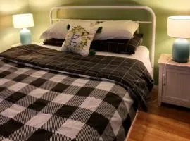Santa Maria Corio 2BR Corporate Stay Ferry Base Breakfast Included