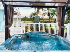 Oldsmar Bayview Oasis Pool Hot Tub Newly Remodeled Sleeps 8, hotel a Oldsmar