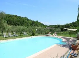 Nice apartment in Guasticce with pool