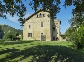 Farmhouse in Modigliana with Scenic Views