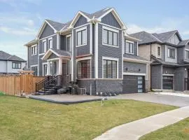 4BR Home with Hot Tub & BBQ Near Niagara Falls