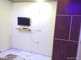 Hotel O Shiva, מלון בBaraud