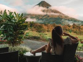El Castillo de La Fortuna में, होटल The hidden Side - Private Villa with Volcano View and Indoor Jacuzzi