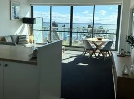 THE WATERFRONT APARTMENTS 2 Bedroom Bay View Deluxe Apartment located on the Geelong Waterfront - 2507