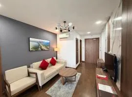Ha Long 2BR Apartment - Spacious & Modern - Near Center