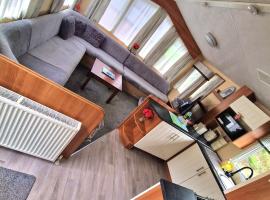 Ivy Retreat, Dog Friendly Static Caravan, hotelli kohteessa Swafield