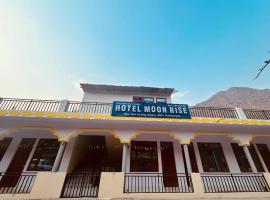 Hotel Moon Rise, hotel em Sonprayag