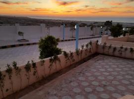 شاليه للايجار صيفي وشتوي في قرية لميرا الساحل الشمالي الكيلو 190 بجوار قرية كالي كوست, hotel a Zāwiyat al ‘Awwāmah