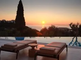 Doci Kelios - Serenity Suites with Private Heated Pools, by ZanteWize