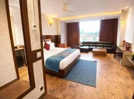 Palmdale Hotel & Resort