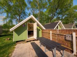 Frederiksværk Camping & Hostel, hotel a Frederiksværk