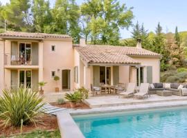 CASA-Ventoux avec piscine privée, Hotel in Buisson