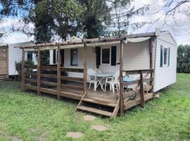 Boofzheim에 위치한 호텔 Bienvenue chez regis et jennifer mobilhome 6 personnes il es chauffer climatisé, proche Europa-Park et Rulantica