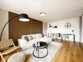 STAYTONA Apt with AC & Balcony, WiFi & Workspace near Frankfurt