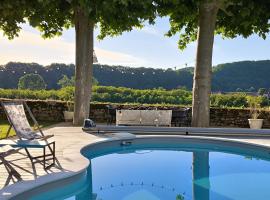 Studio pour deux, tout confort, avec piscine privée, hotel v destinácii Albas