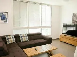 O&O Group Spacious 2BR Parking Steps from Beach