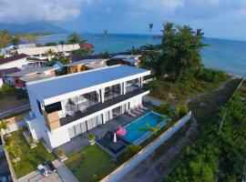 Luxury Beachfront Pool Villa in Koh Phangan 2BR, Direct Beach Access, hotel v destinaci Thong Sala