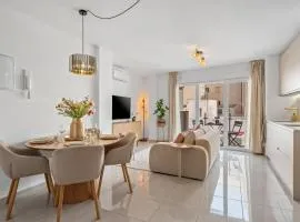 NEW In city center, next to the beach With pool and garage