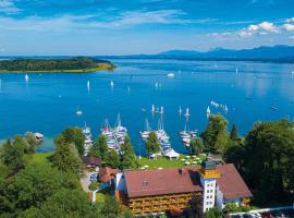 Yachthotel Chiemsee GmbH, Hotel in Prien am Chiemsee