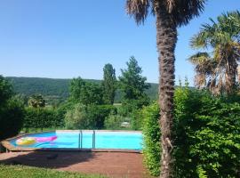 Gîte Jardin - LA FERME TRANQUILLE, hotel em Puivert