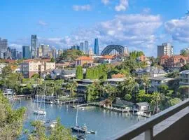 Bridgeview Waterfront Retreat in Cremorne Point