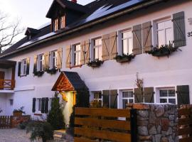 Apartamenty sudeckie nad zalewem I-IV między Karpaczem a Szklarską Porębą w Karkonoszach, готель у місті Сосновка