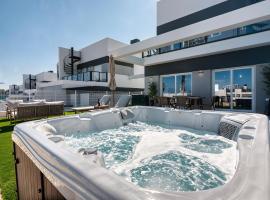 Stunning House, 3BR, HOT TUB, WIFI, Parking, Hotel in Finestrat