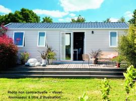 Mobil-home au cœur du poney-club, hotel v destinaci Hostens