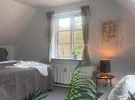 4 værelser nær Hillerød, lige ved skov: Hillerød şehrinde bir otel