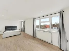 Peaceful, bright, comfy, stylish double bedroom with Shared Bathroom, Near Wembley Stadium, Gladstone Park, Hampstead Heath, Brent Cross Shopping Centre - 7