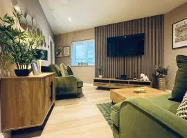 Station House - Platform 3 - 4 Bedrooms - Sleeps 6
