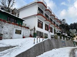 Hotel Sumit, מלון בקאוסאני