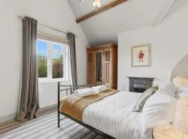 2-Bedroom Cottage Sleeps 5 Free Parking