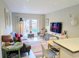 Compton Apartment with free parking