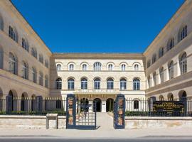 Le Grand Hôtel Dieu by SOWELL COLLECTION, hotel u gradu Nim