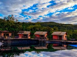 Pousada Via Láctea, hotel di Três Cachoeiras