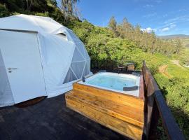 Domo con jacuzzi y vista panorámica única, Hotel in Cotacachi