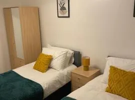 Spacious 3BR House in Harlow, Essex